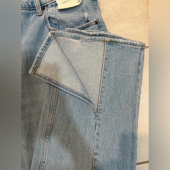 Abercrombie & Fitch - Curve Love - Ultra High Rise - The 90’s Straight - Picture 4 of 6